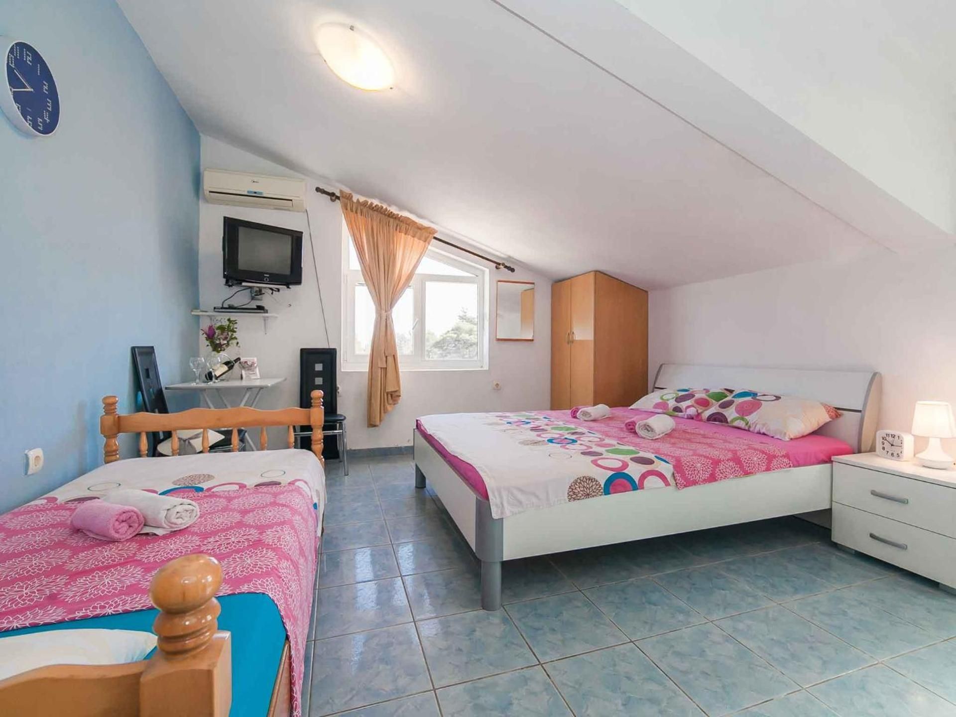 Studio Apartment with Balcony