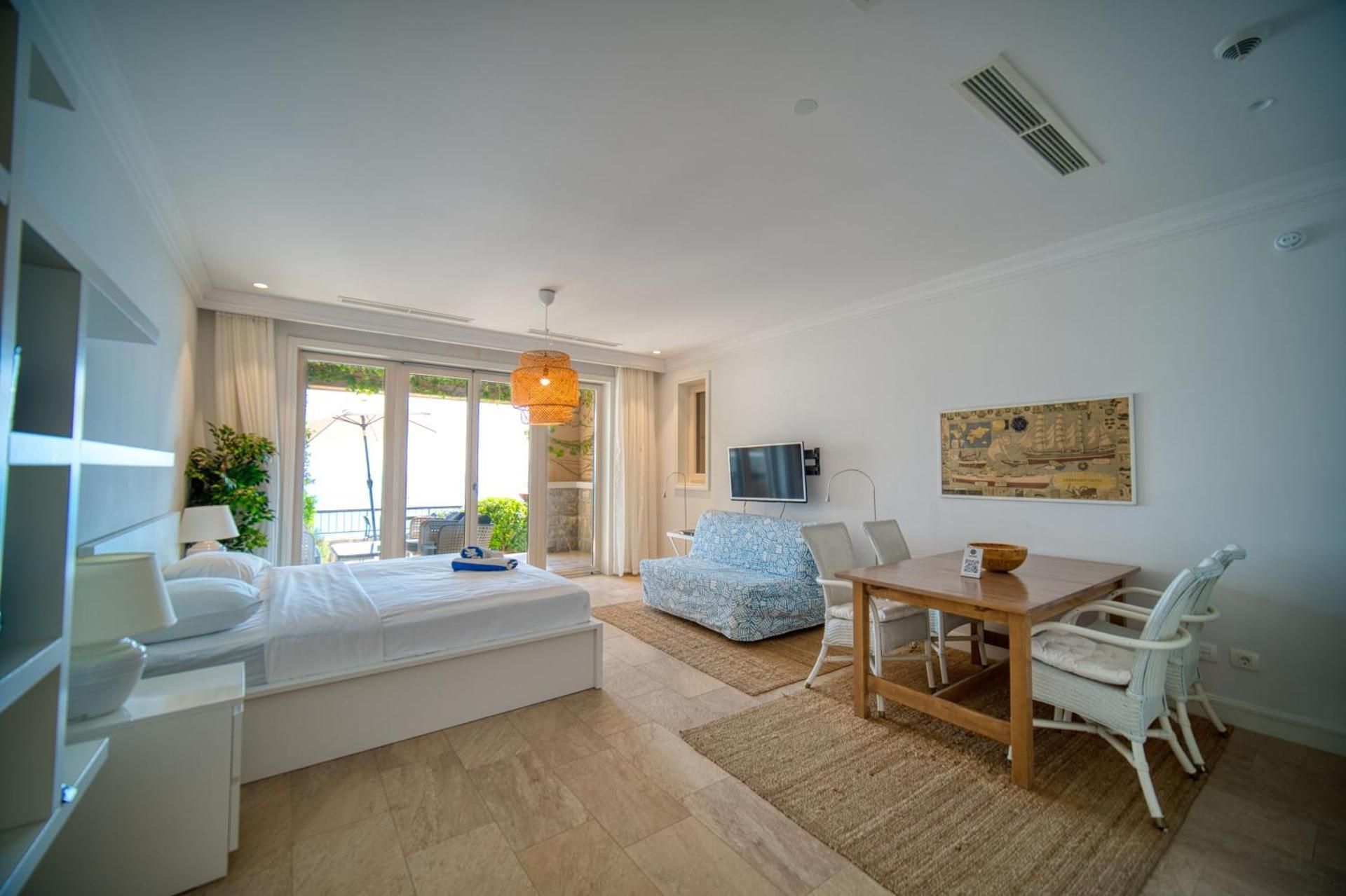 Studio Apartment with Sea View