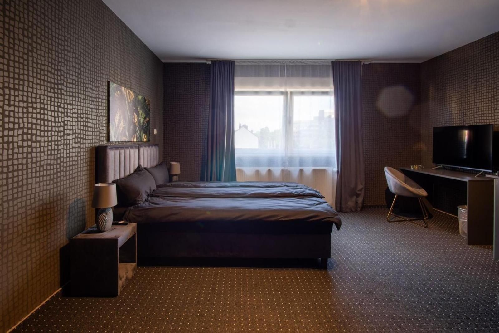 Large Double or Twin Room