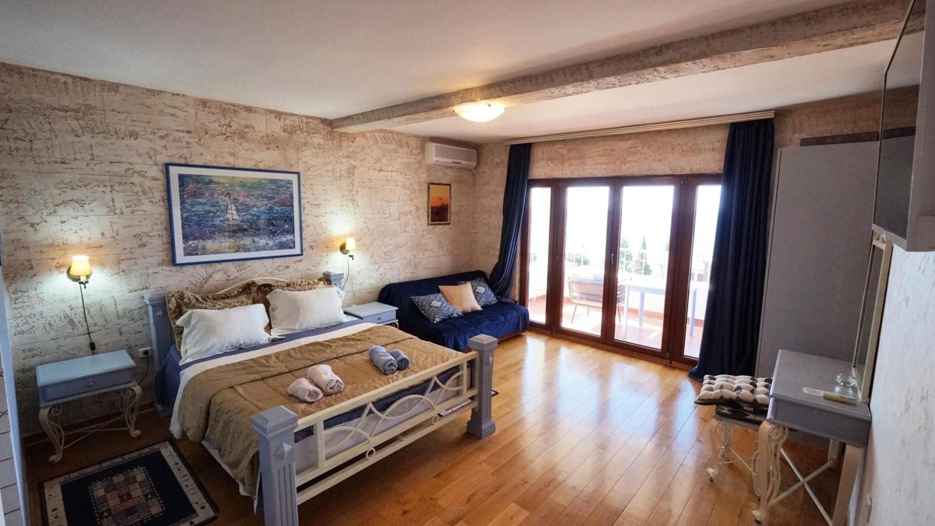 Superior Studio Apartment with Terrace and Sea View