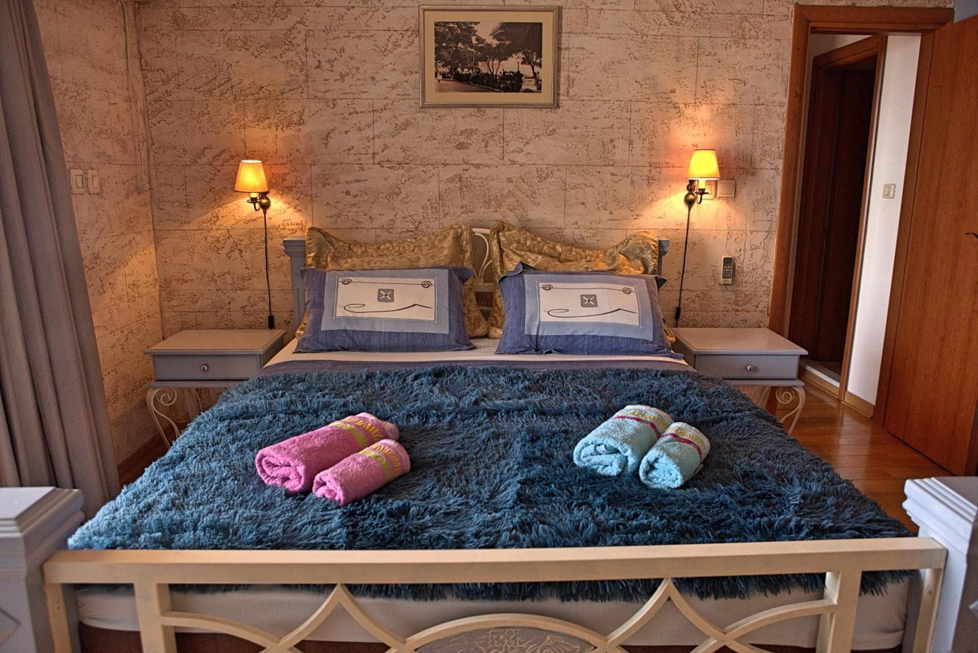 Family One-Bedroom Apartment with Terrace and Sea View