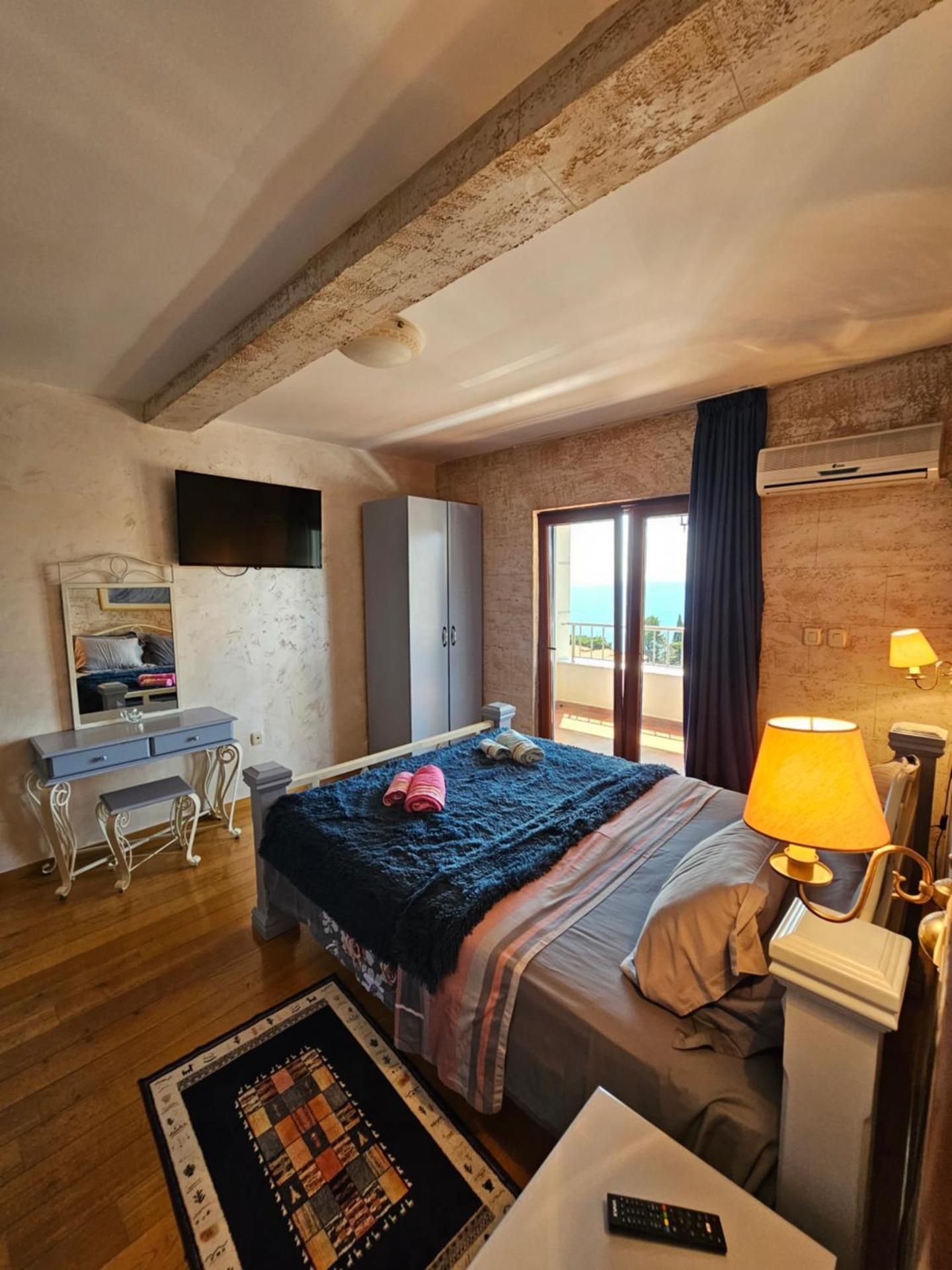 Superior Family One-Bedroom Apartment with Terrace and Sea View
