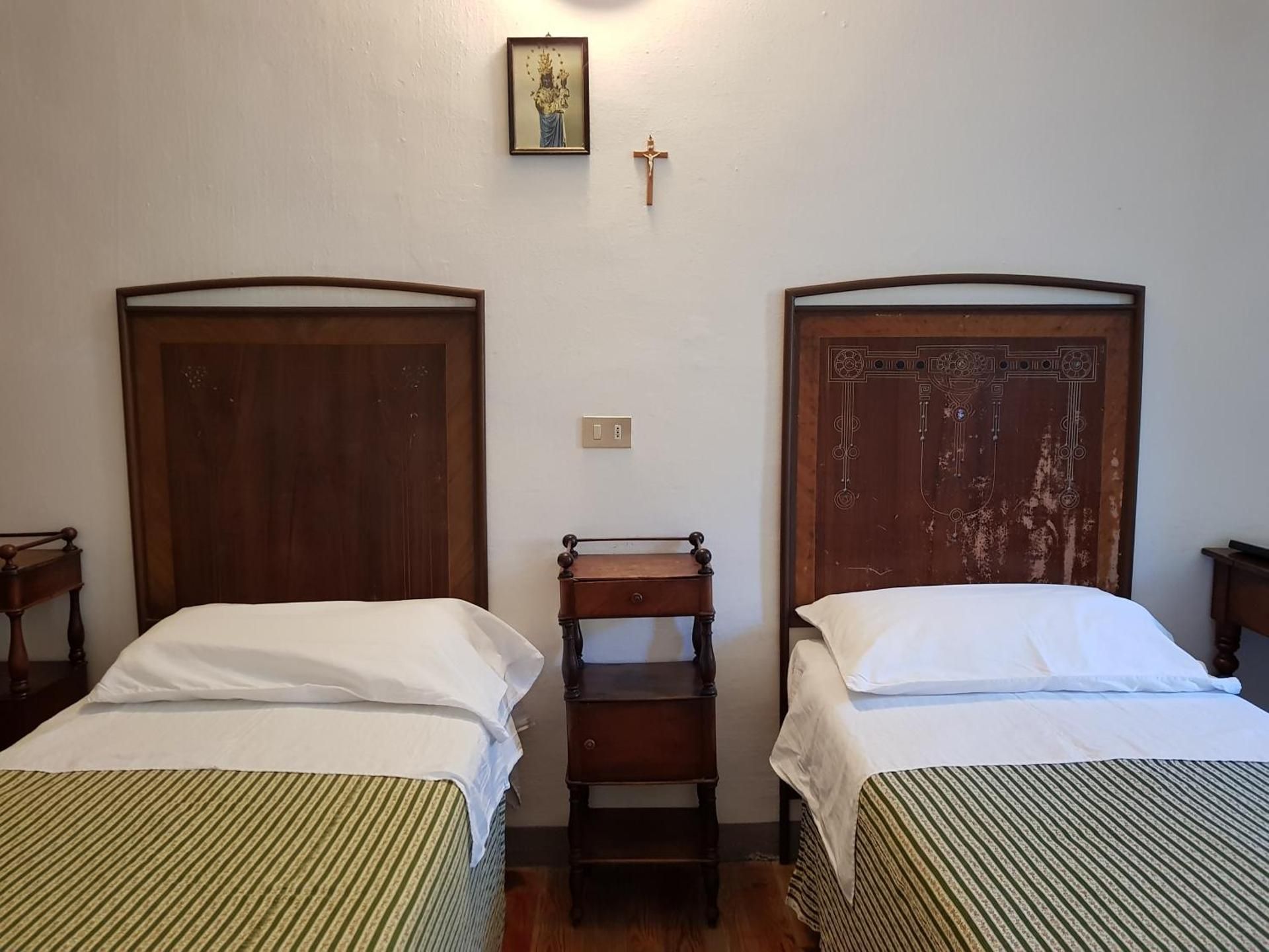 Twin Room with Shared Bathroom