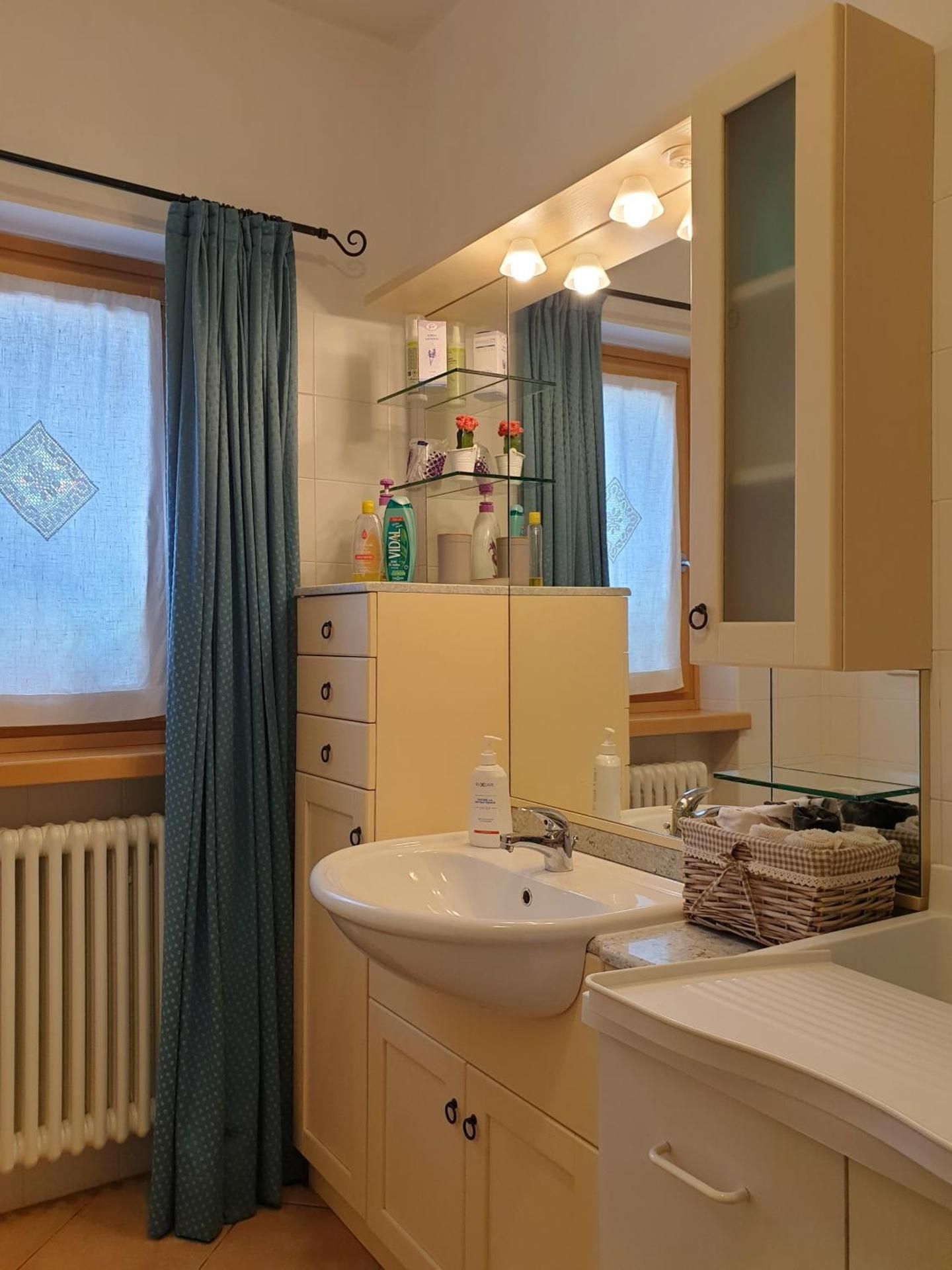 Quadruple Room with Private Bathroom