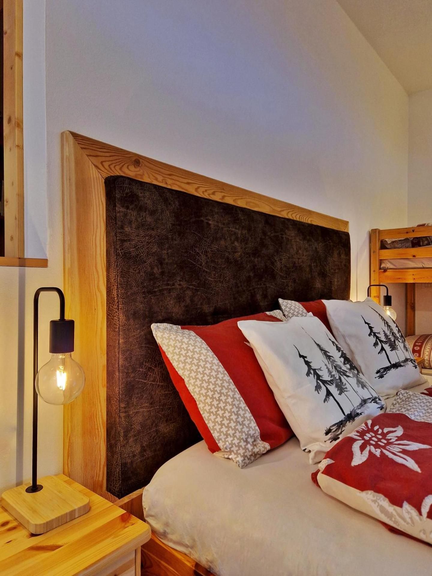 Quadruple Room with Private Bathroom
