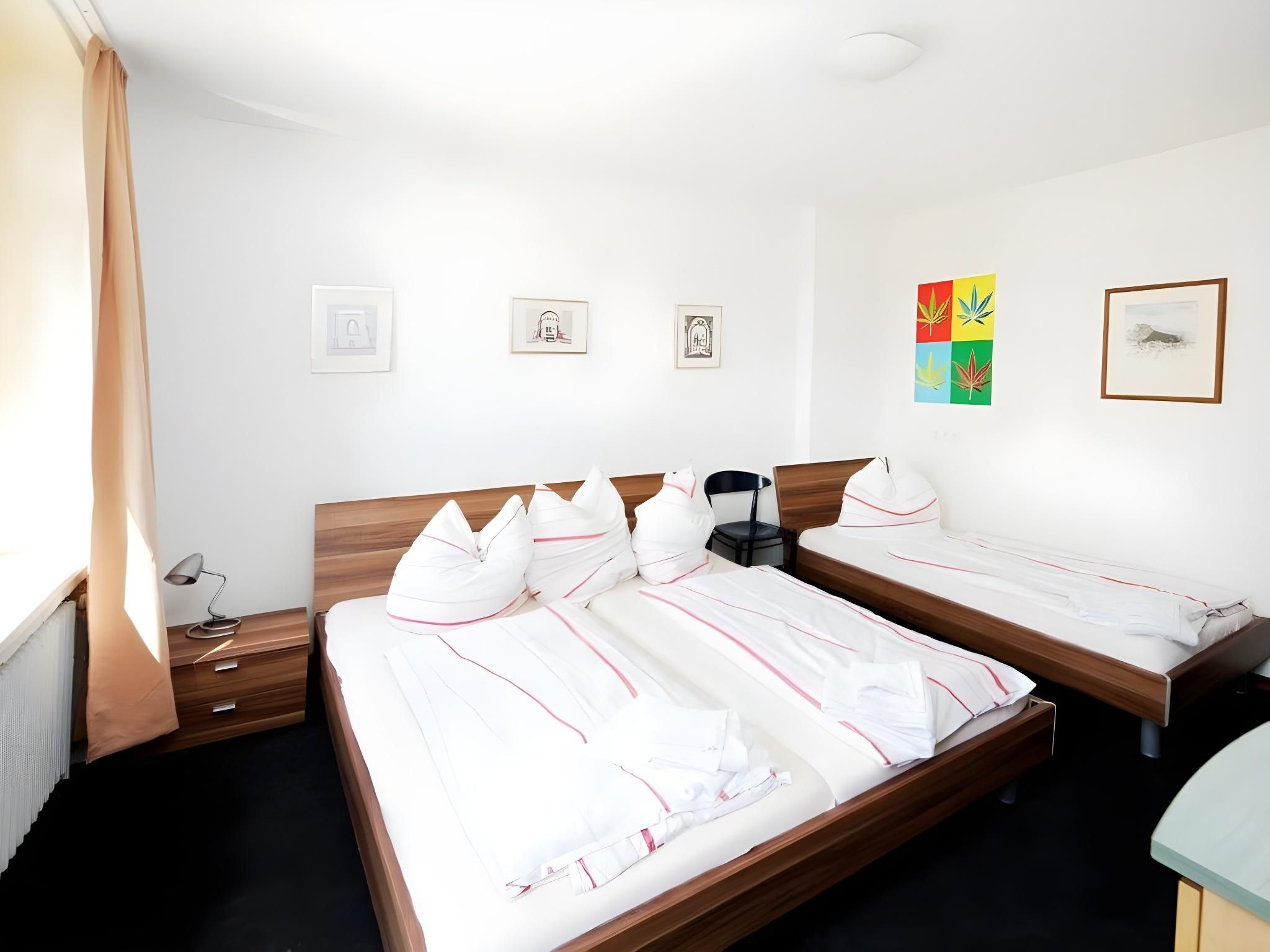 Economy-Triple room-Shared Bathroom