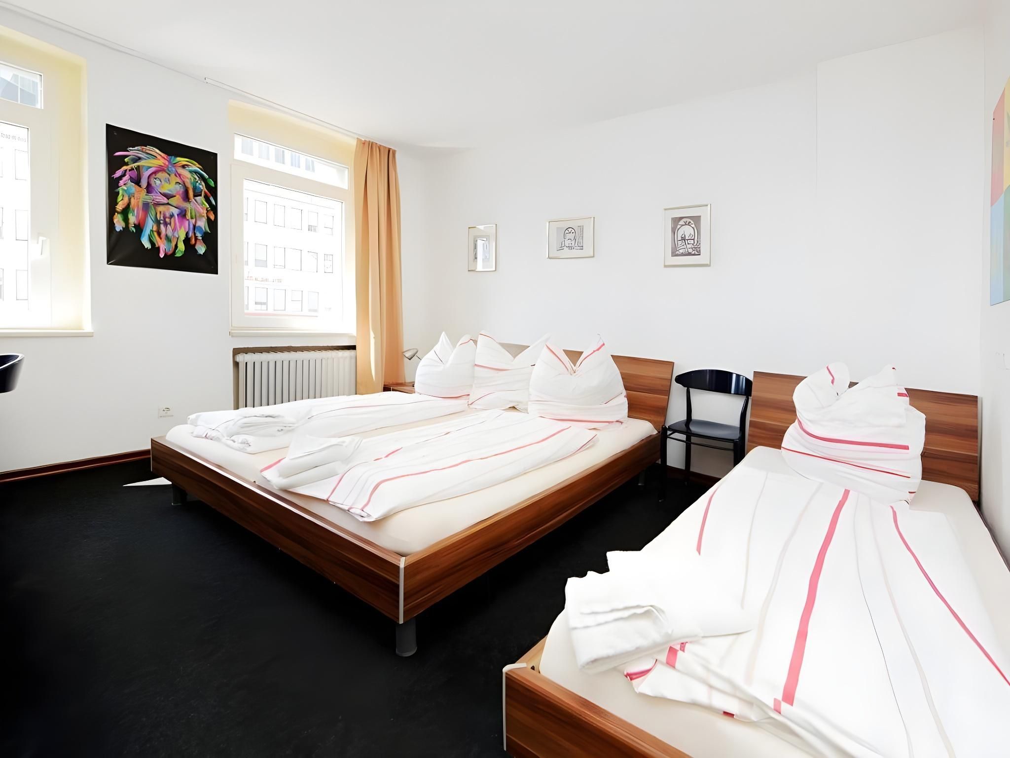 Economy-Triple room-Shared Bathroom