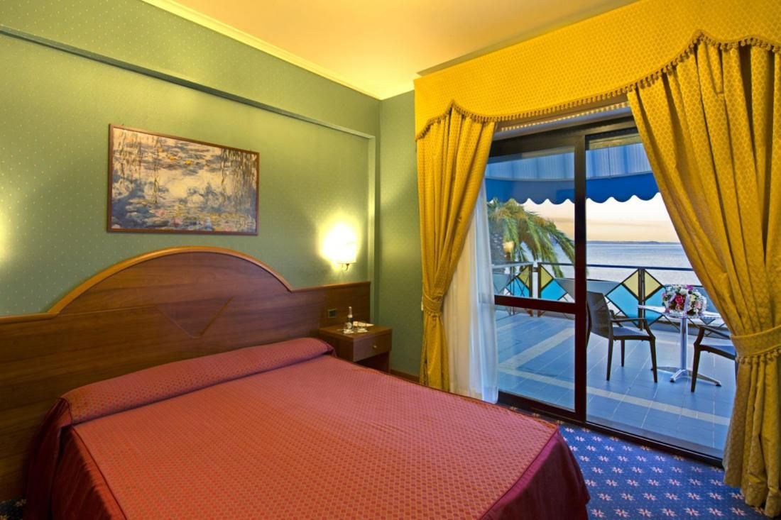 Superior Double or Twin Room with Lake View