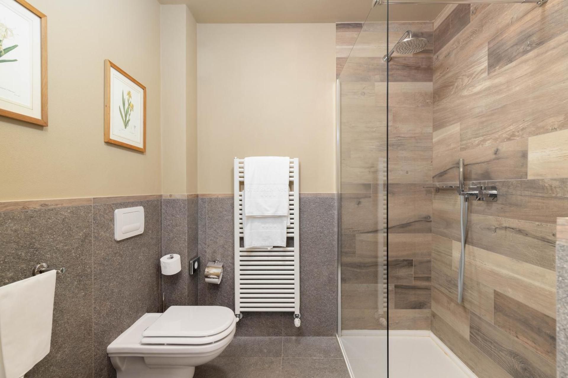 Junior Suite with Spa Access