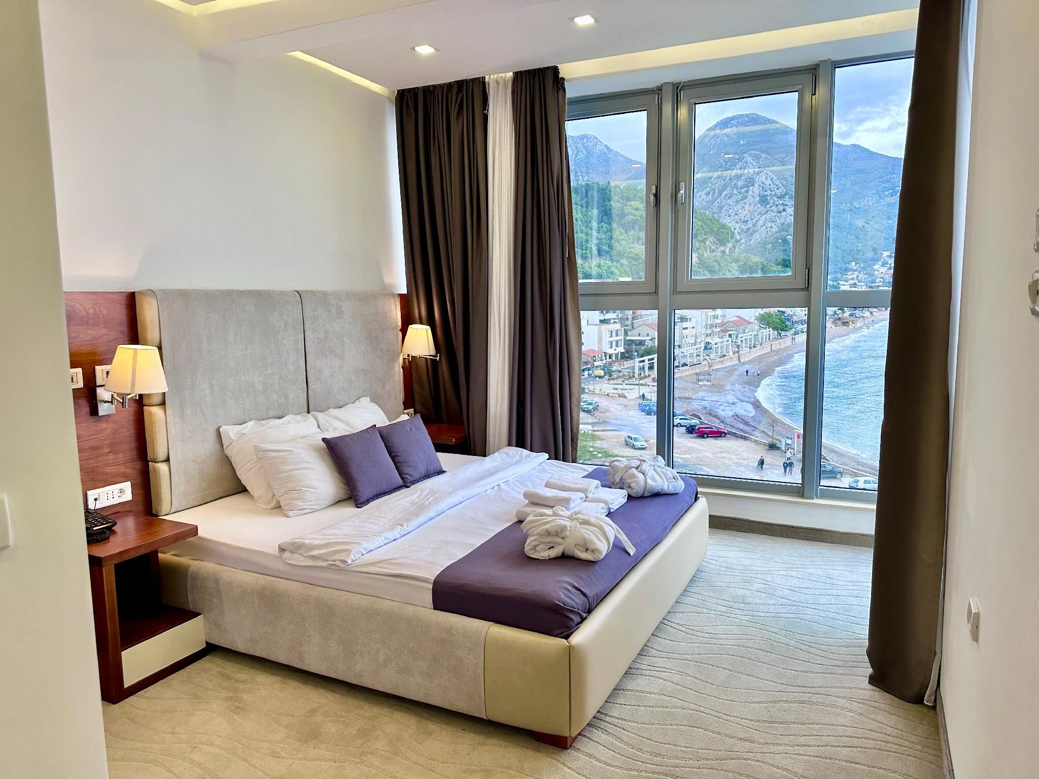Premier Sea View