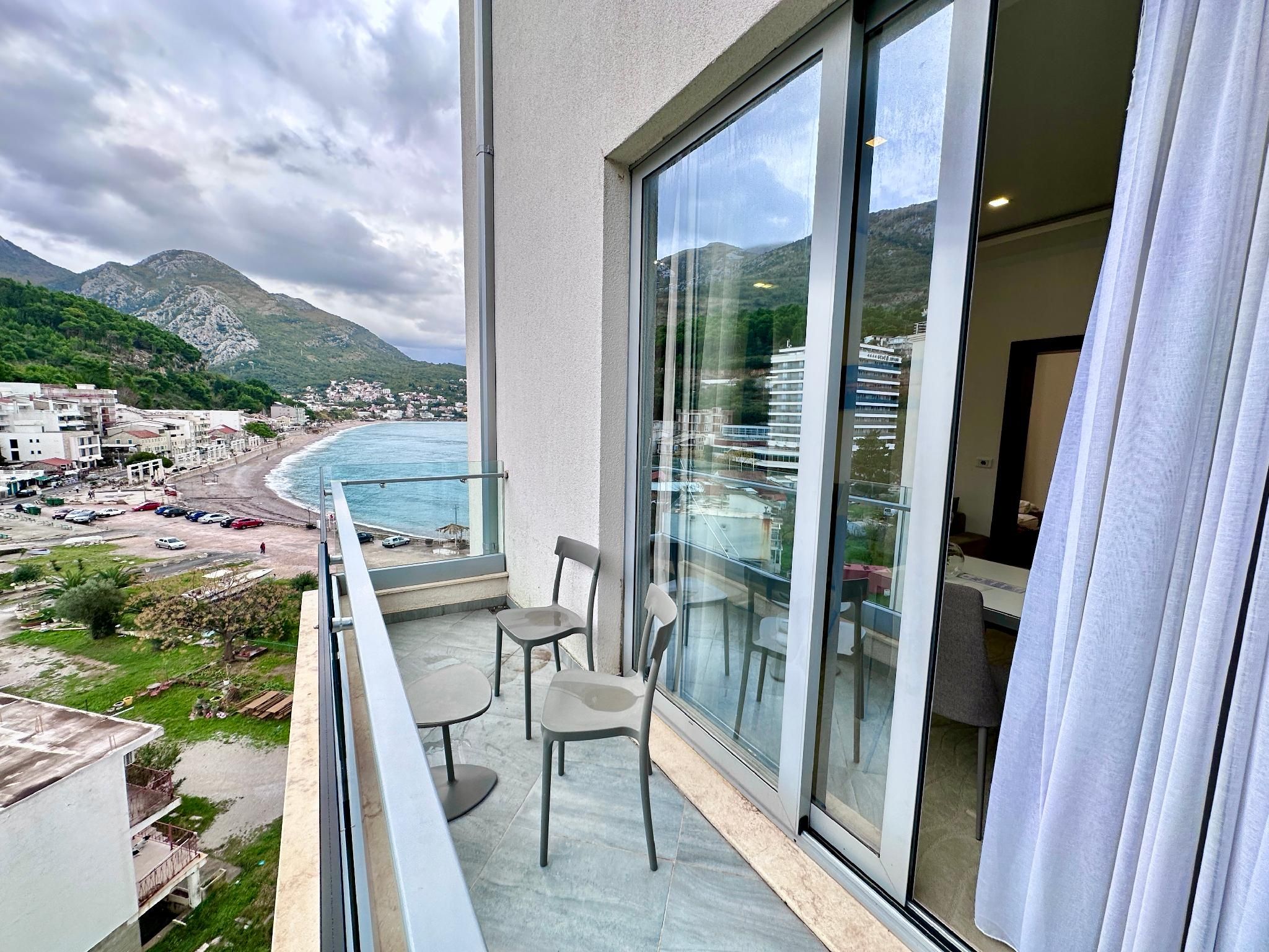 Premier Sea View