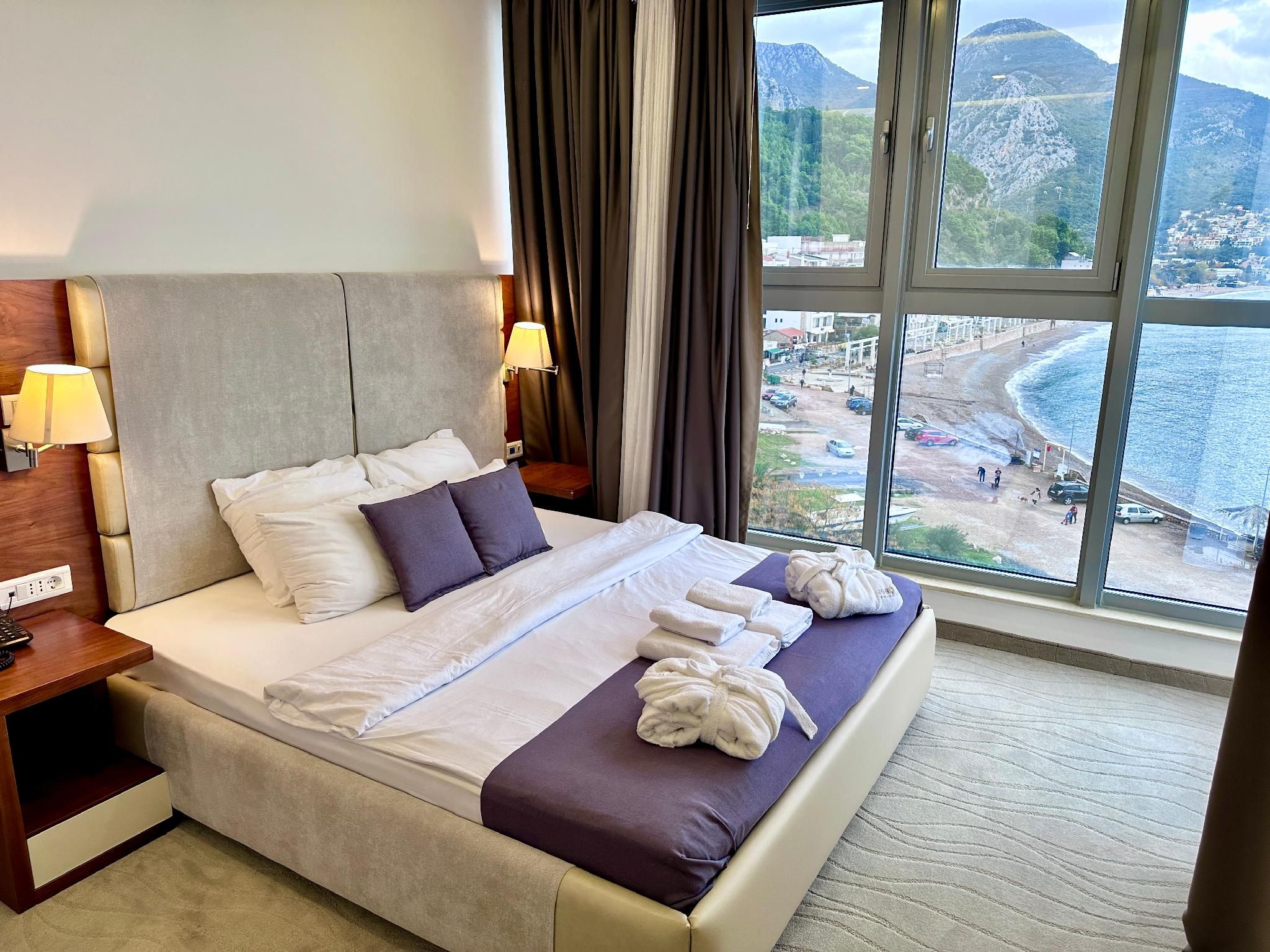 Grand Sea View