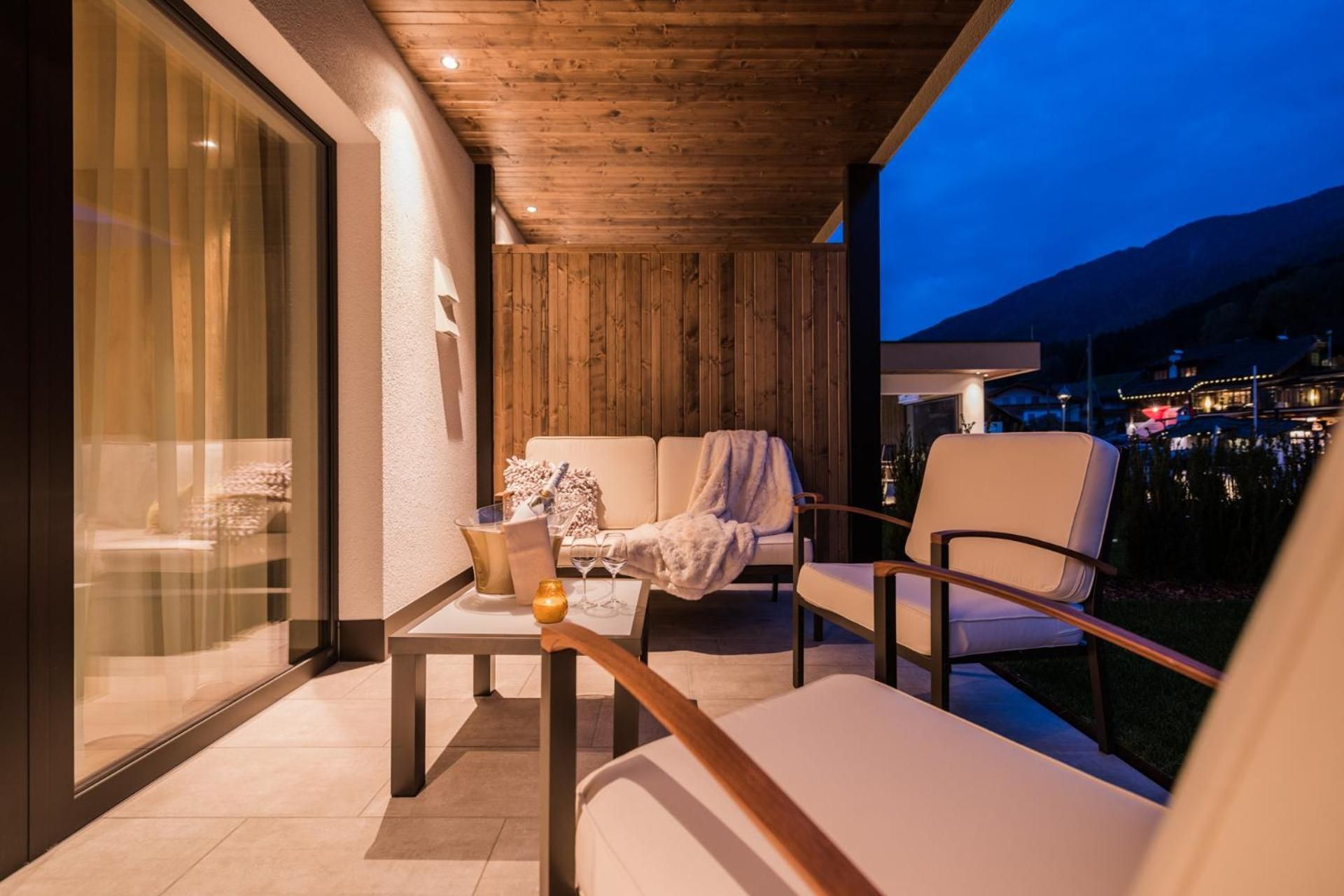 Deluxe Apartment with Garden View