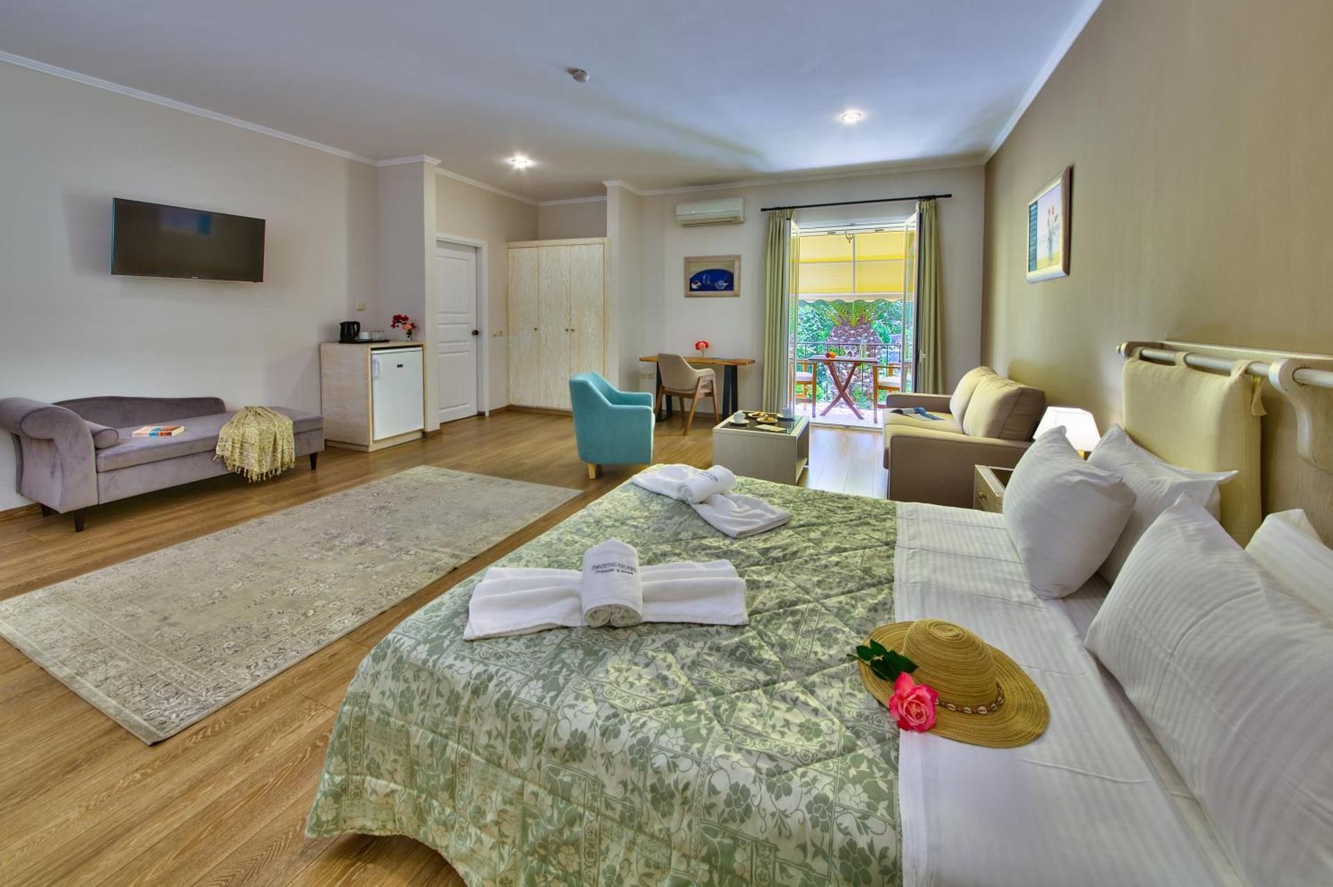 Junior Suite with Garden View