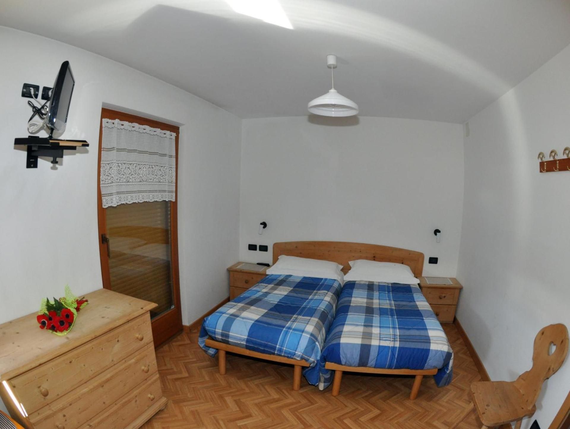 Double Room with Shared Bathroom - Annex