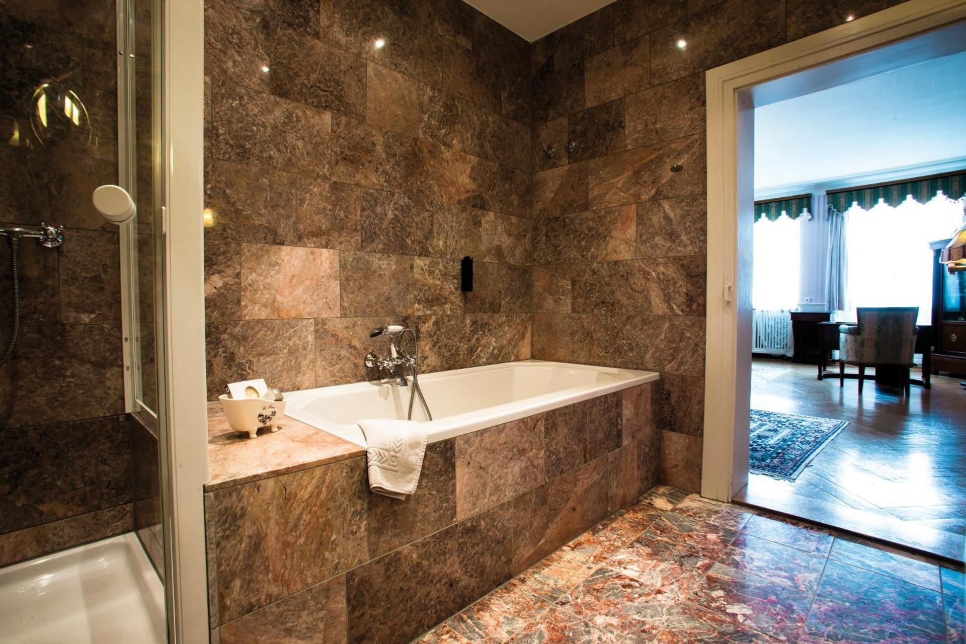 Boardinghouse Sonne Deluxe Double Room with Bath 2