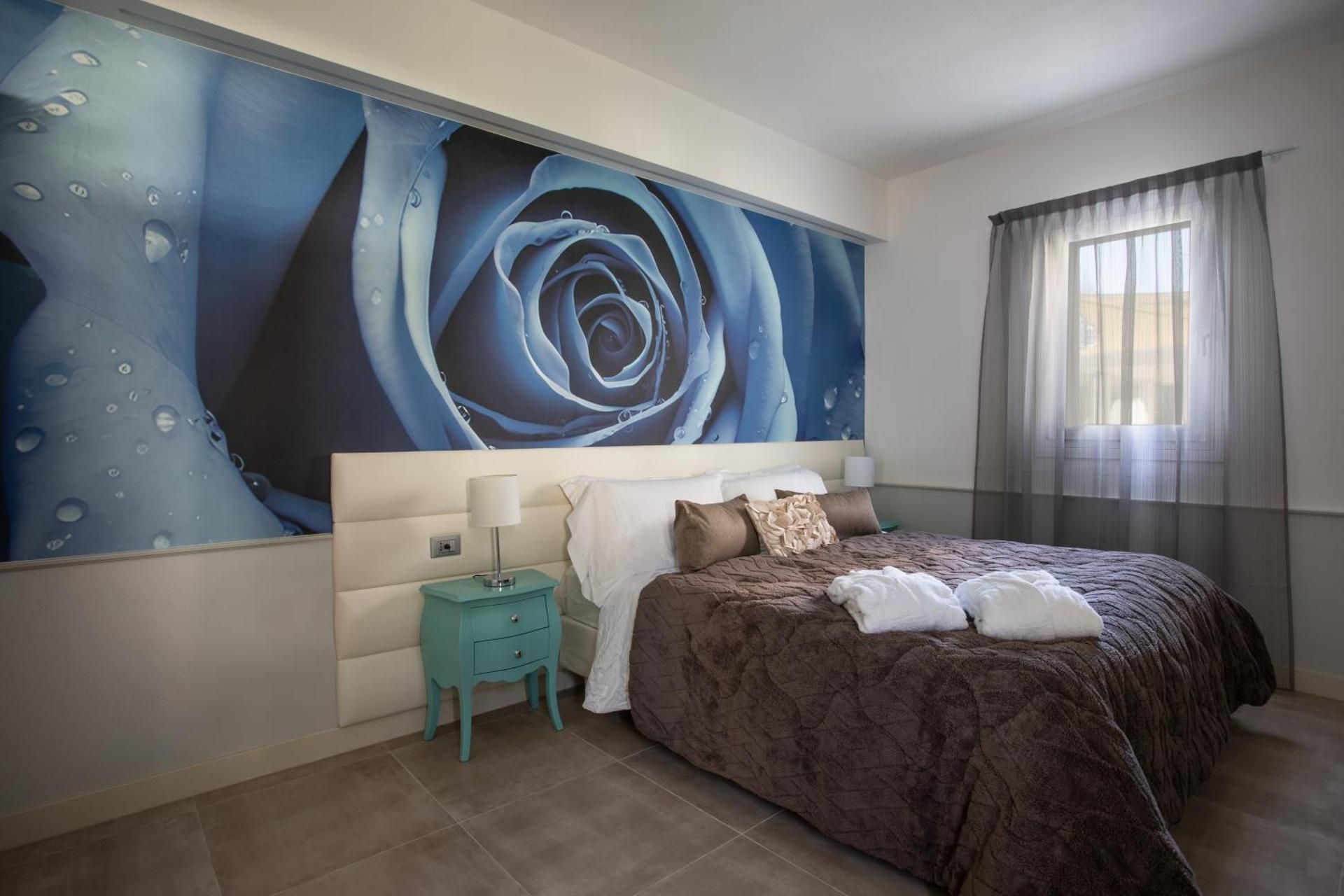 Cattania Suites and Rooms Deluxe Double Room 2