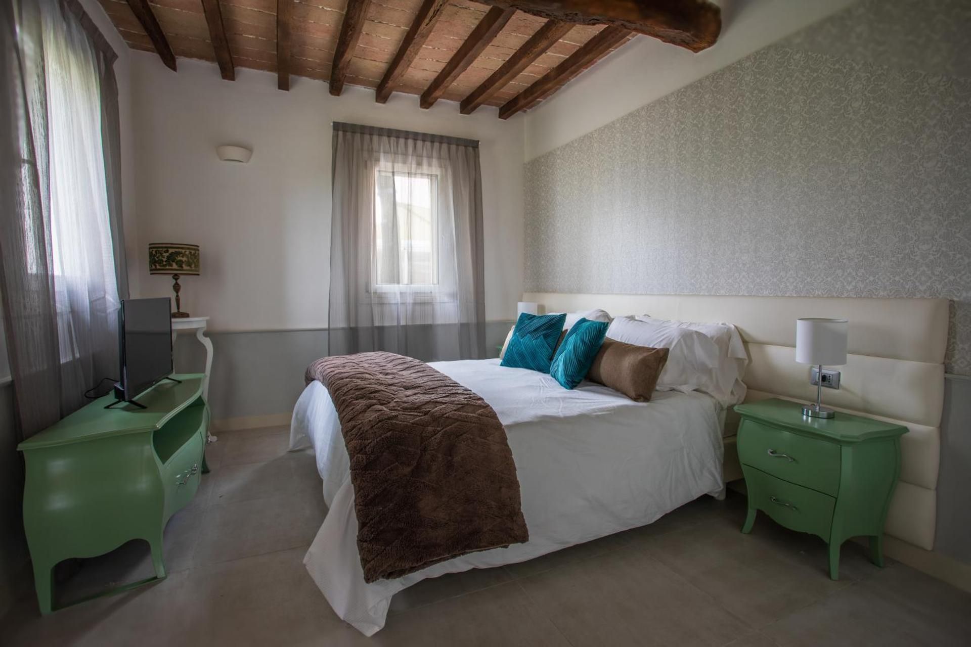 Cattania Suites and Rooms Large Double Room