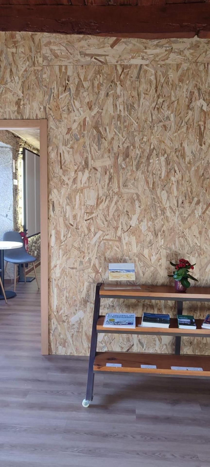 shared lounge/tv area