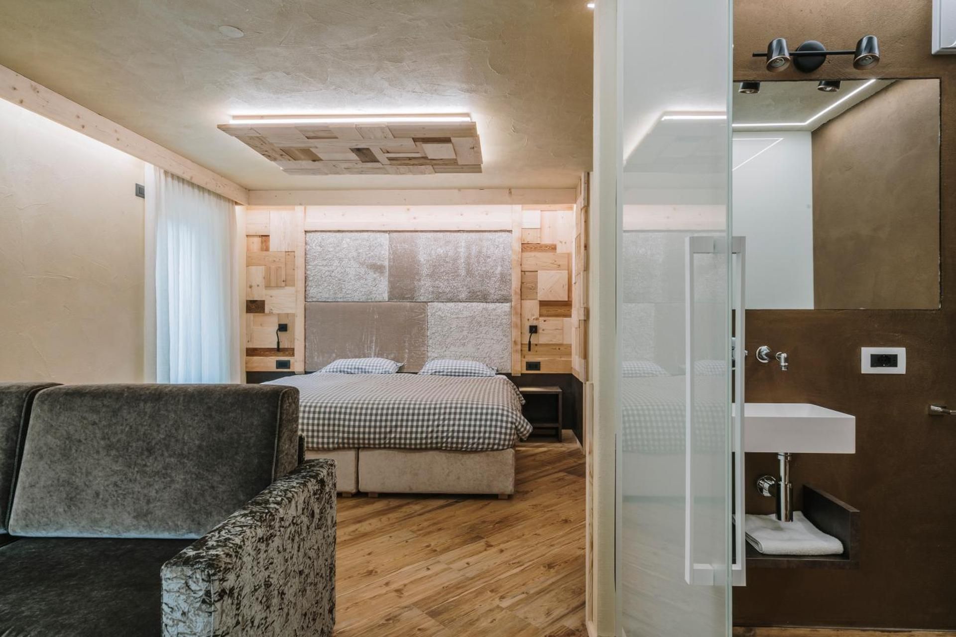 Suite with Mountain View