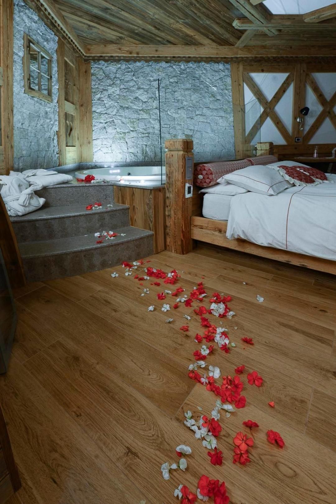 Luxury Suite with Spa Bath