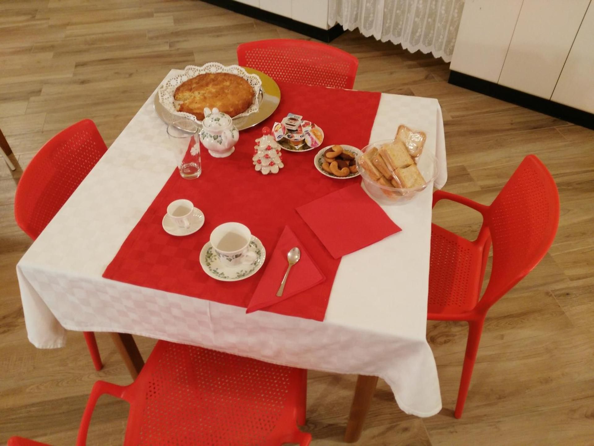 shared lounge/tv area