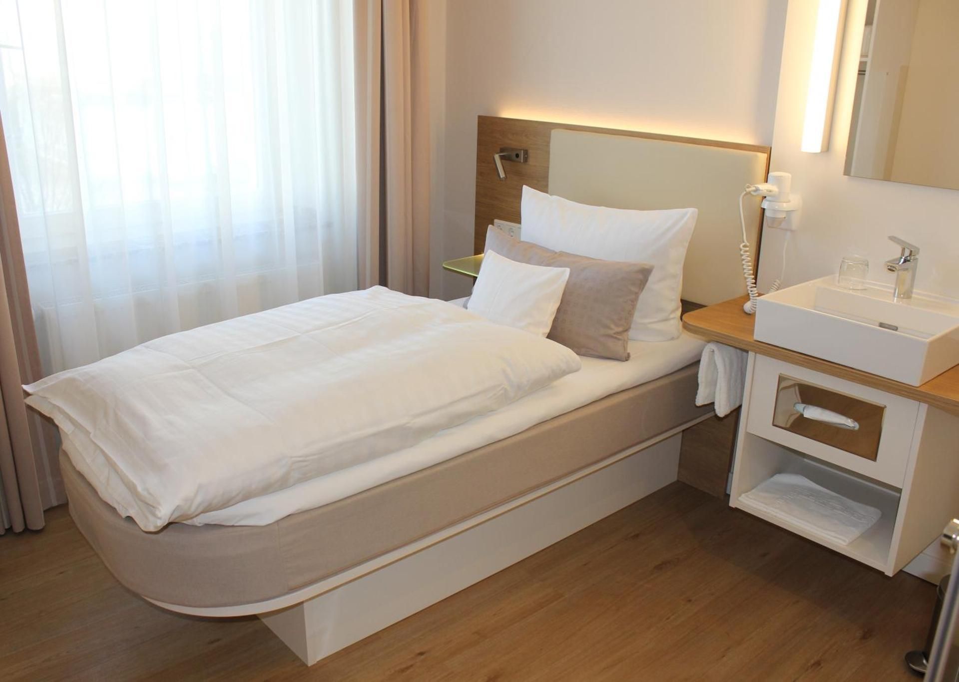 Economy Single Room