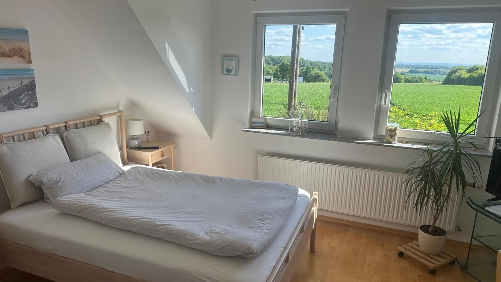 Single Room with Shared Bathroom