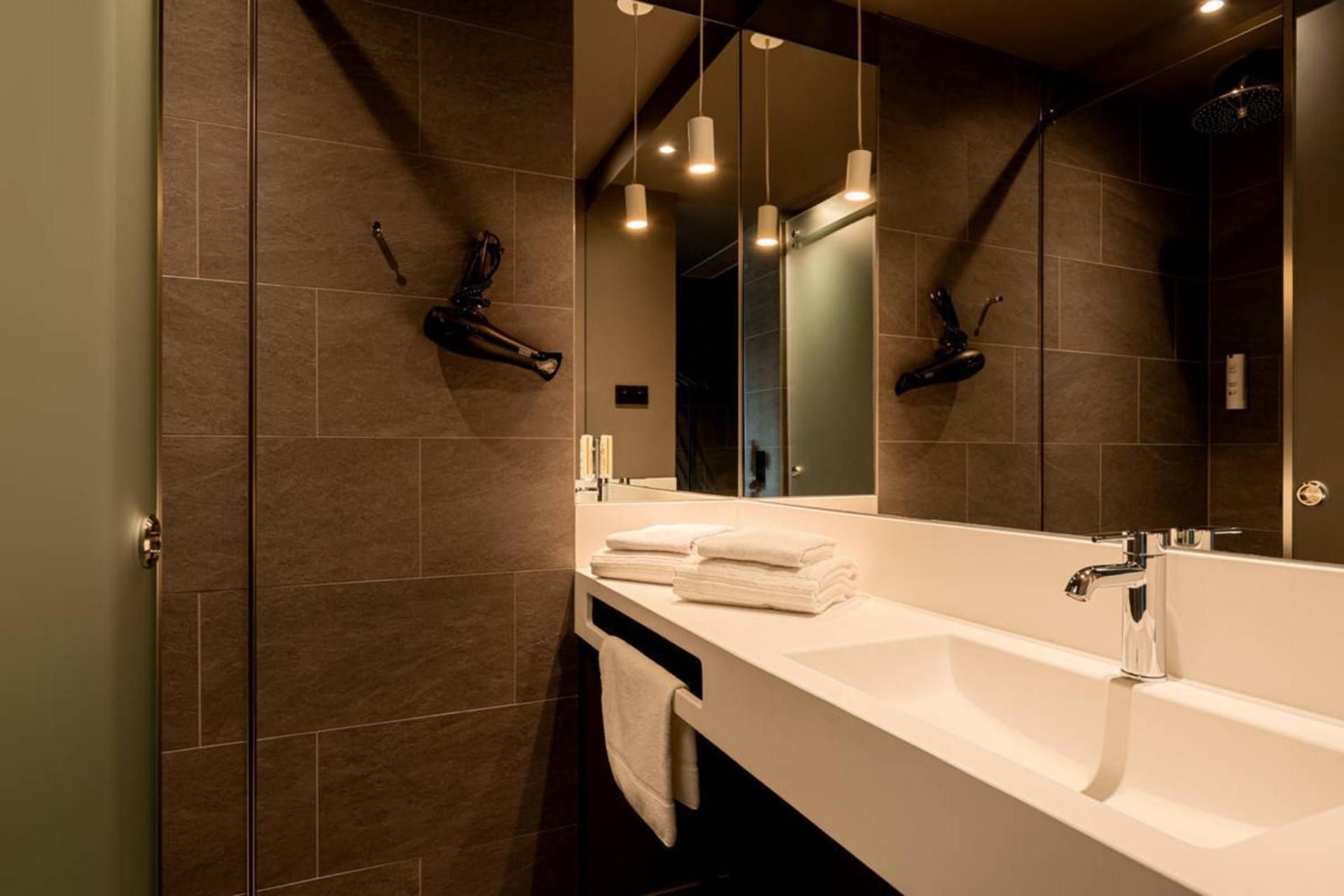 Zleep Hotel Frankfurt Airport Kelsterbach Standard family bathroom 2