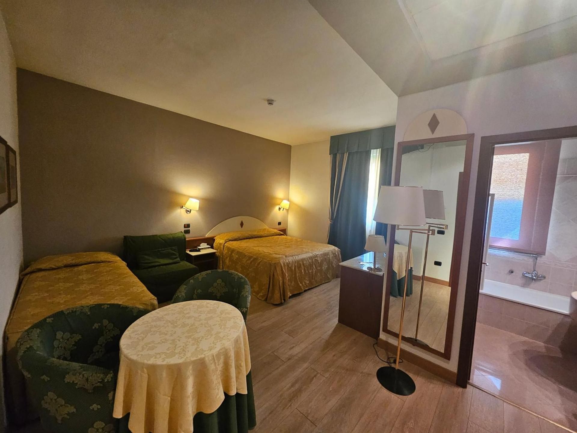 Triple Room