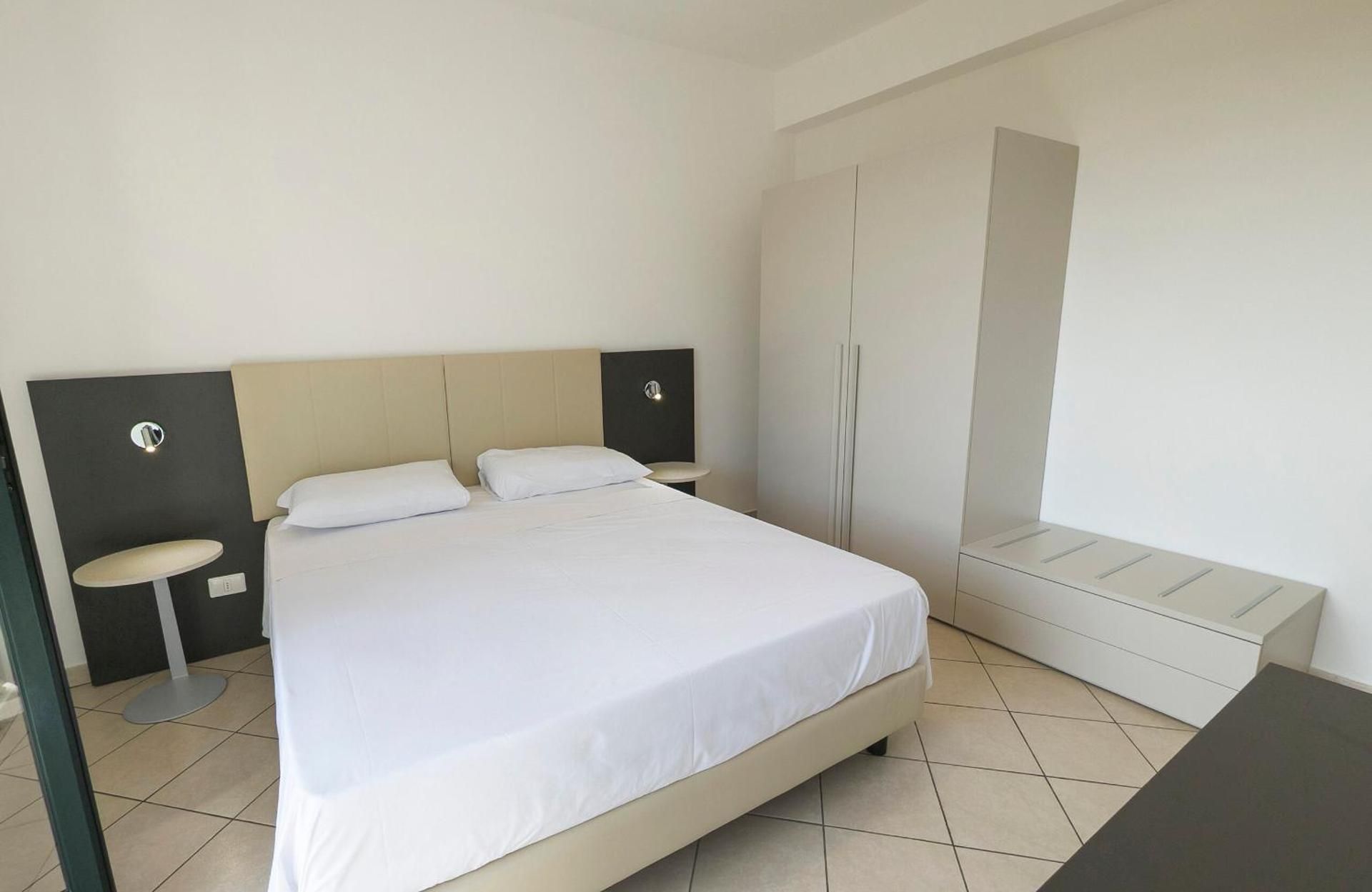 One-Bedroom Standard Apartment