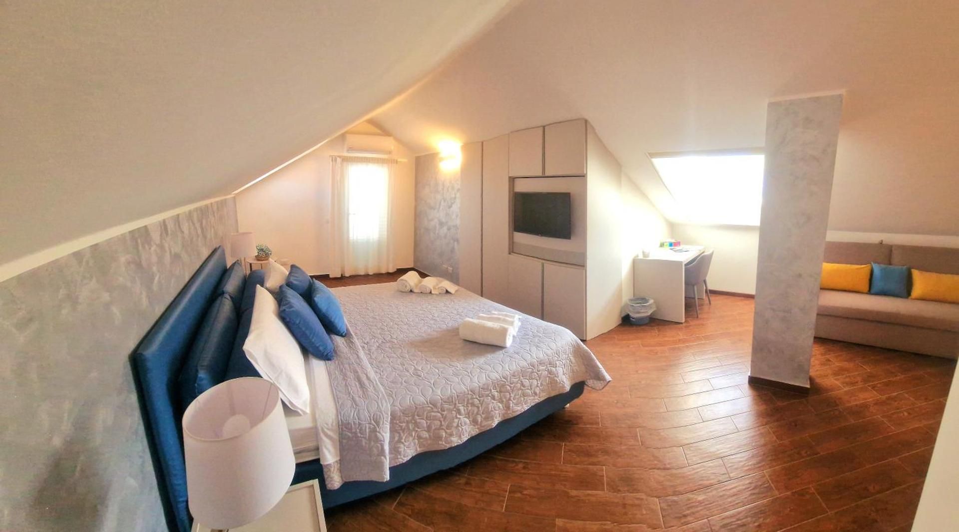 Deluxe One-Bedroom Apartment with Garden View