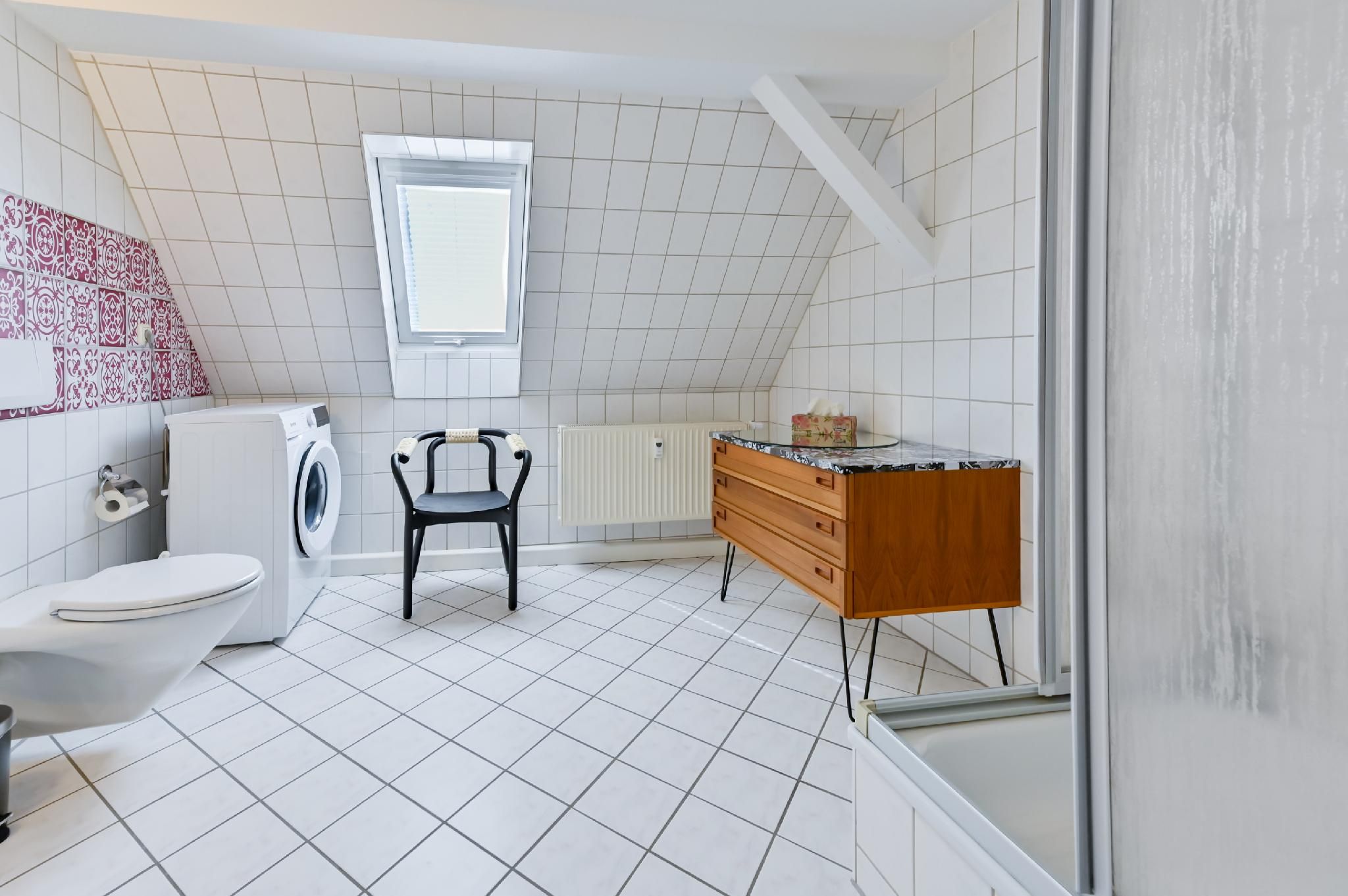 Design-Maissonette-Apartment-Eigenes Badezimmer-Stadtblick