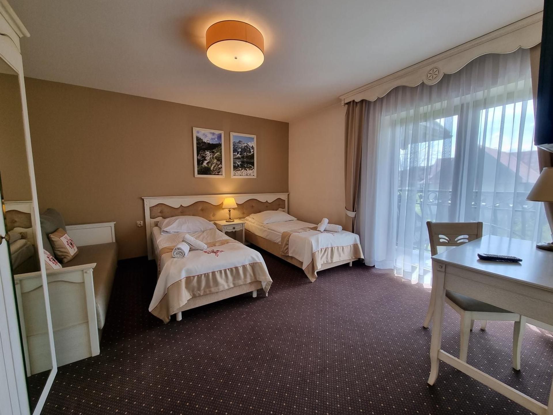Standard Twin Room