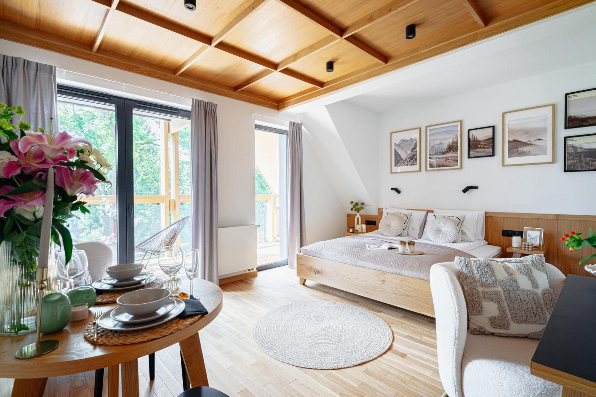 Studio with Spa Bath