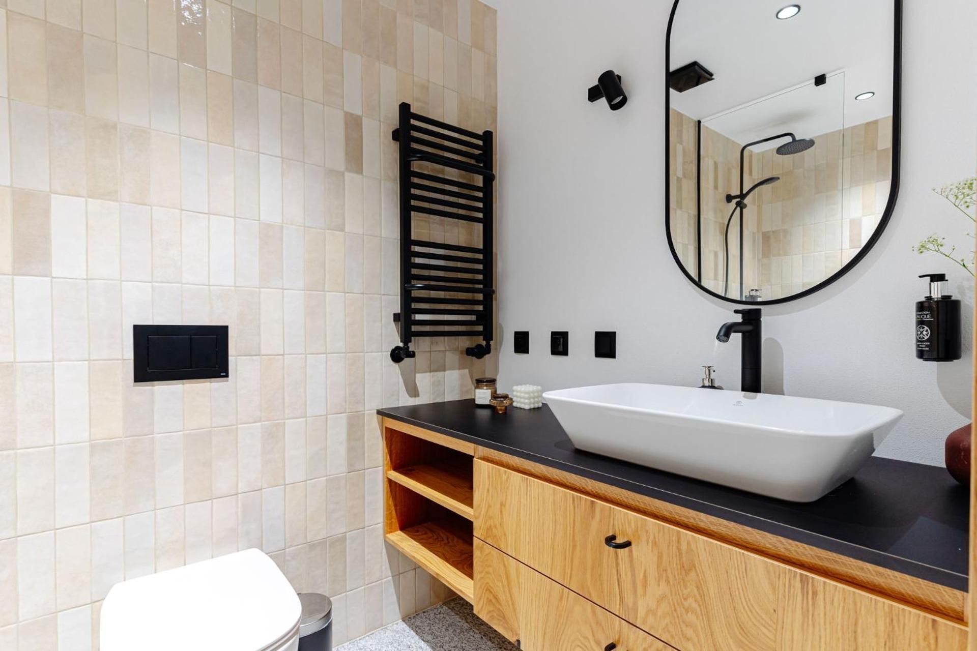 Studio with Spa Bath