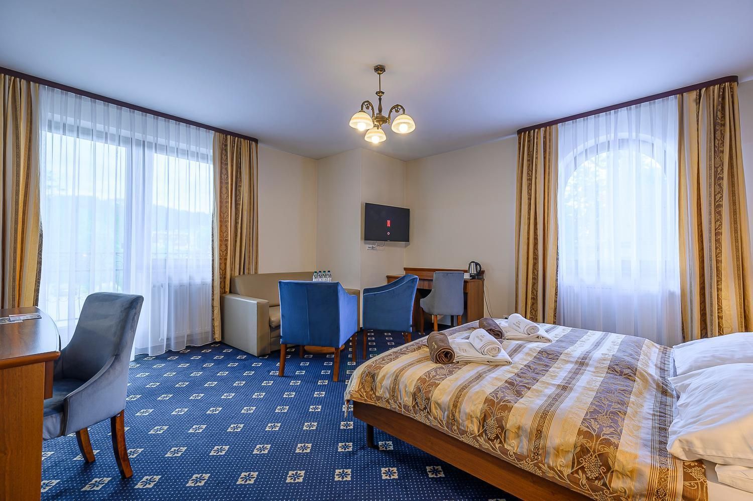 Studio with Sofa Bed