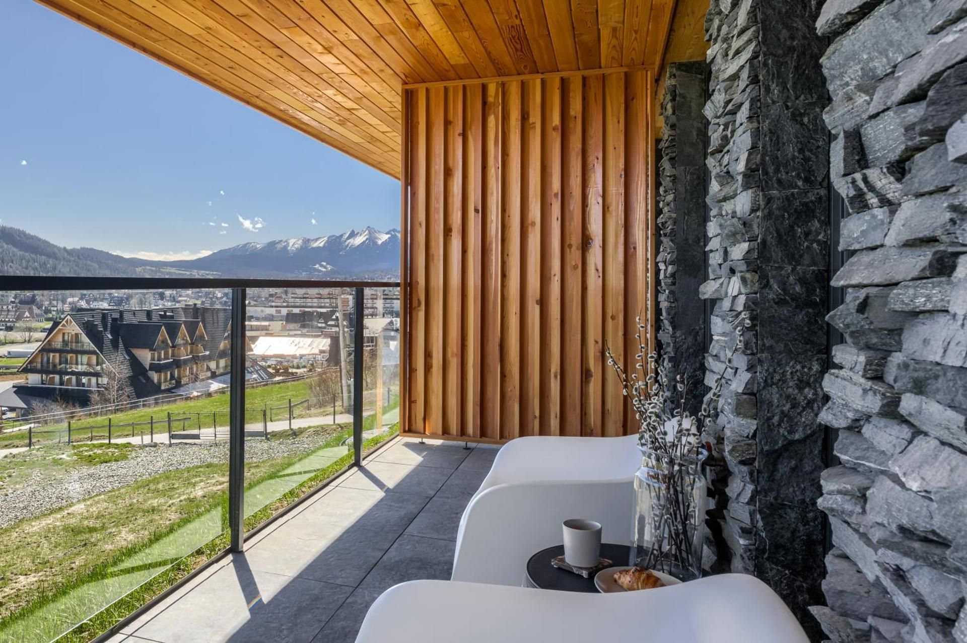 One-Bedroom Apartment with Balcony and Mountain View