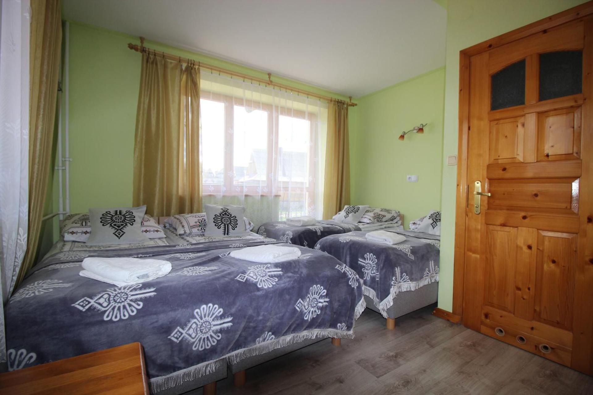 Quadruple Room with Terrace