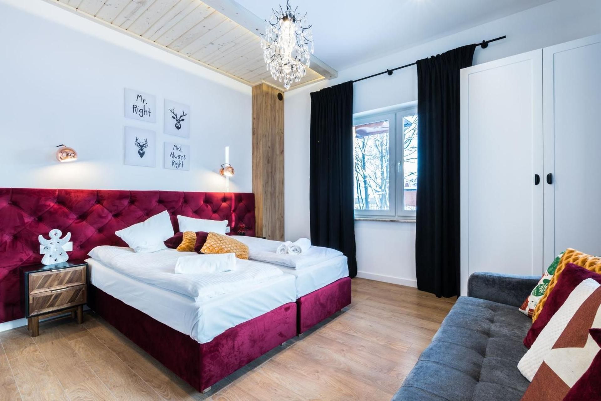 Deluxe One-Bedroom Apartment
