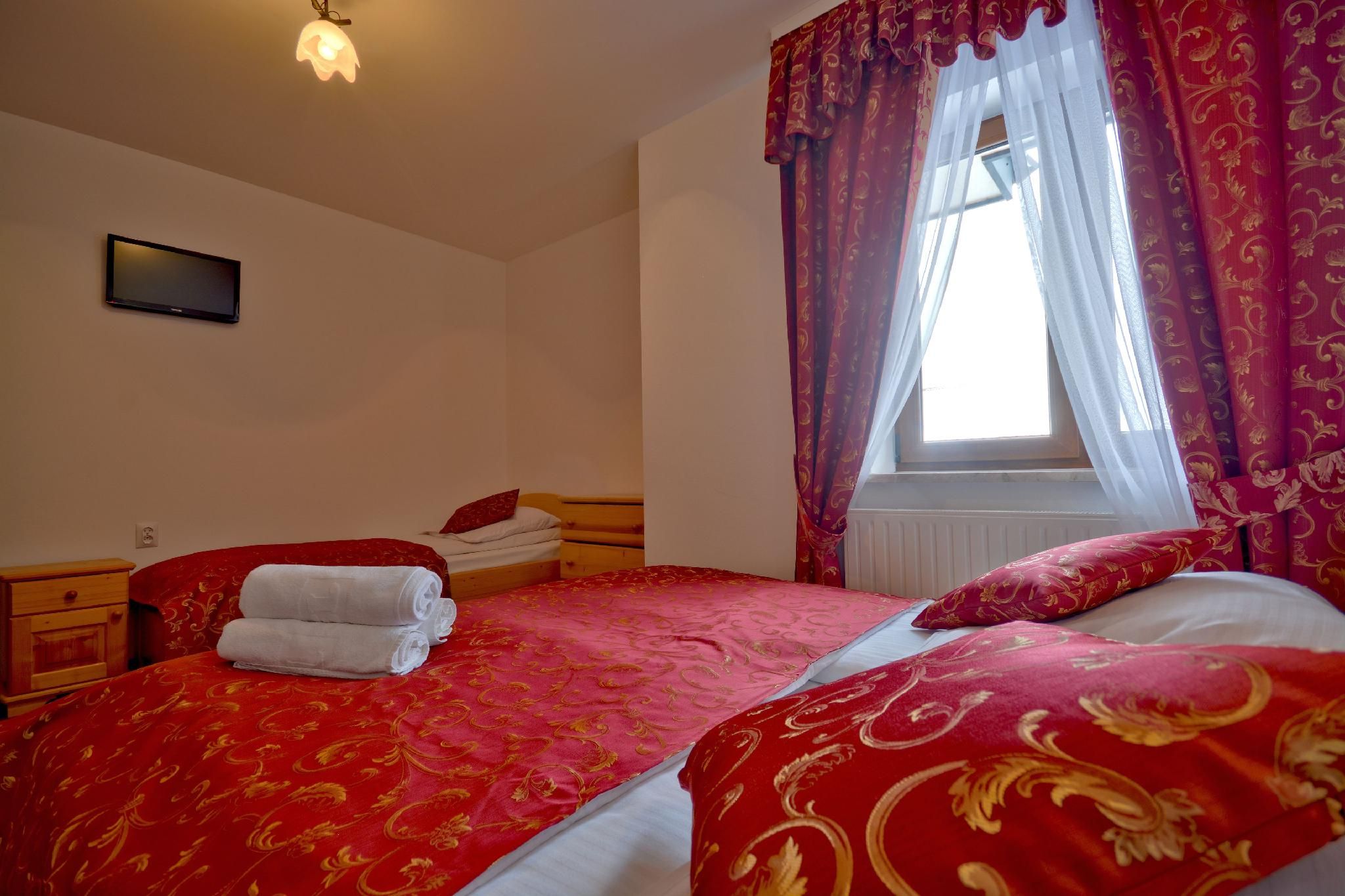 Triple Room