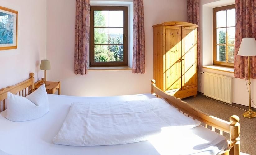Double Room (1 Adult)