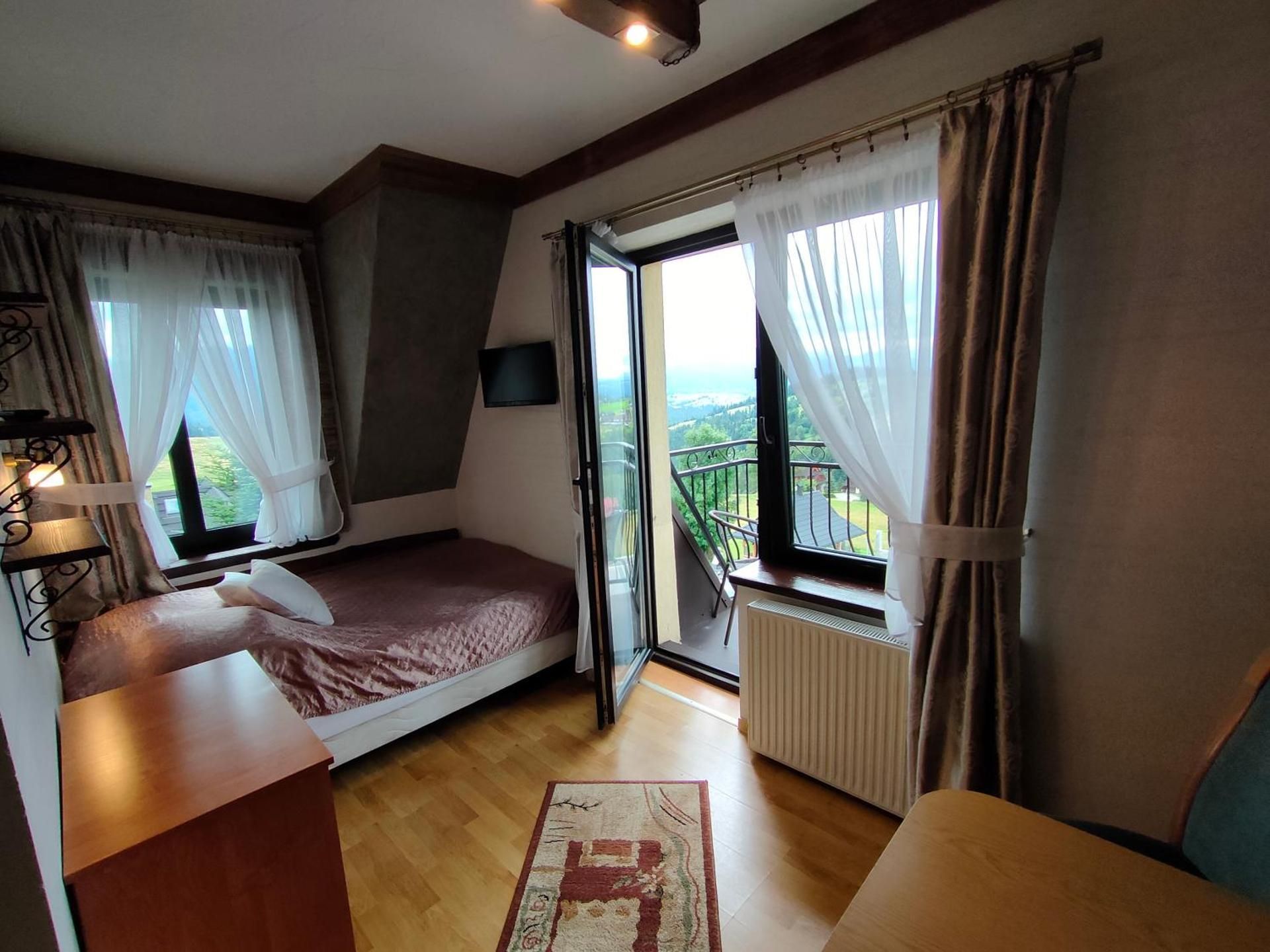 Double Room with Mountain View