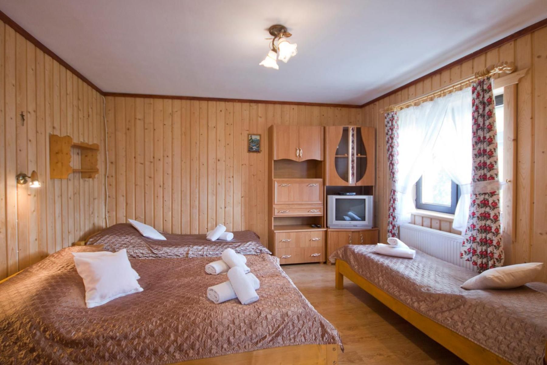 Quadruple Room with Private Bathroom