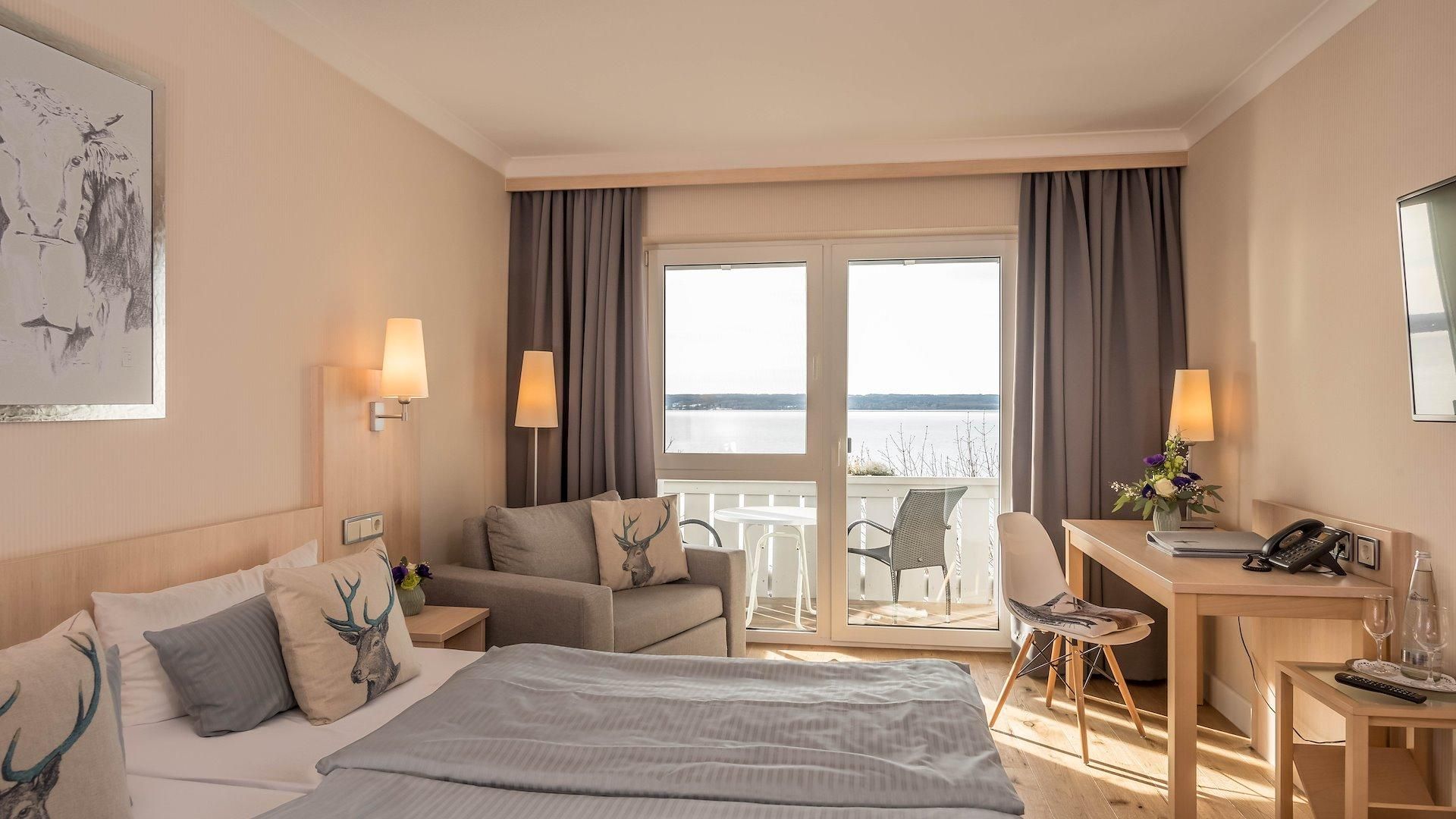 Deluxe Lake View King Room with Balcony