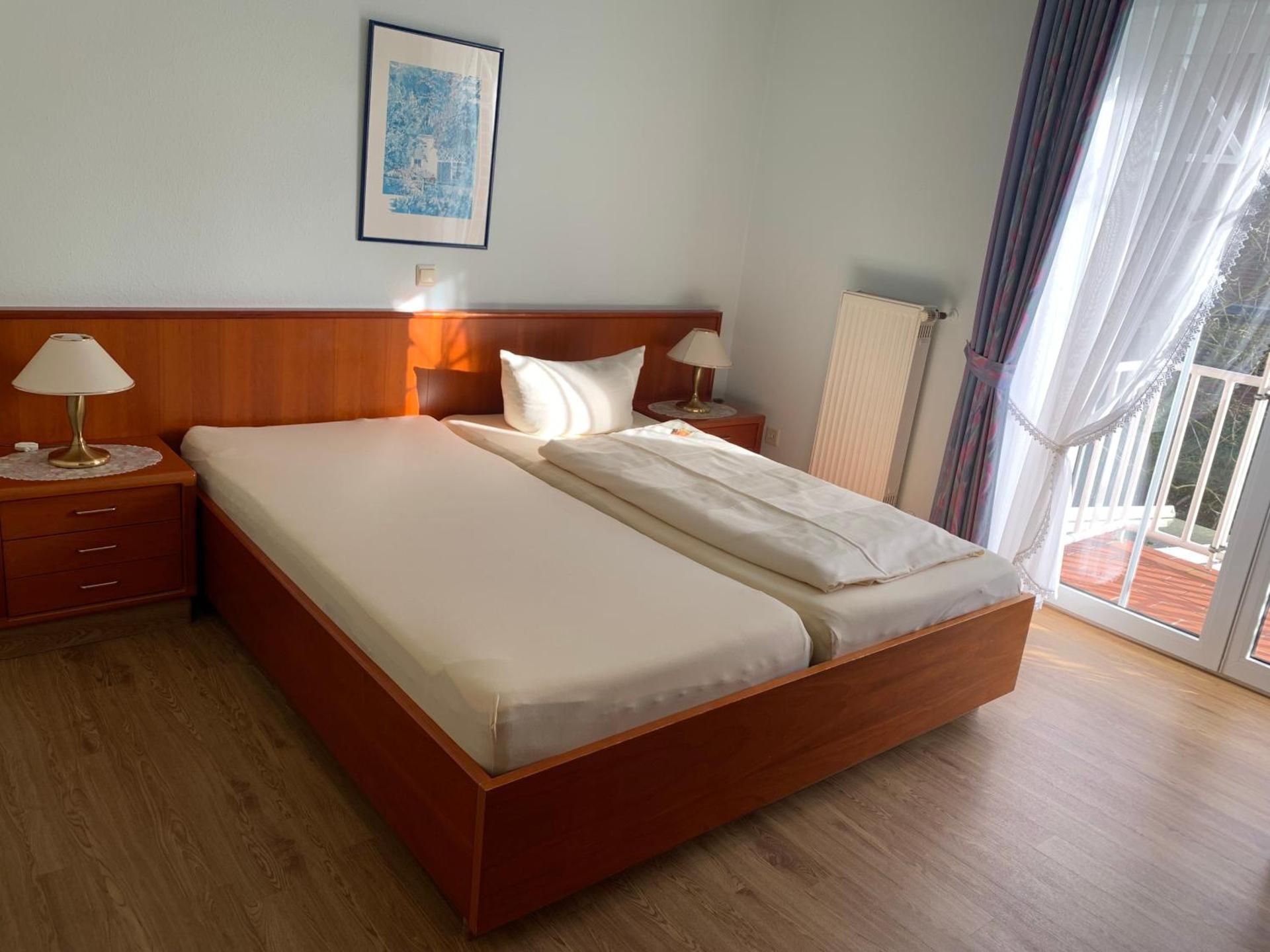 Hotel Flora Classic Double Room with Balcony