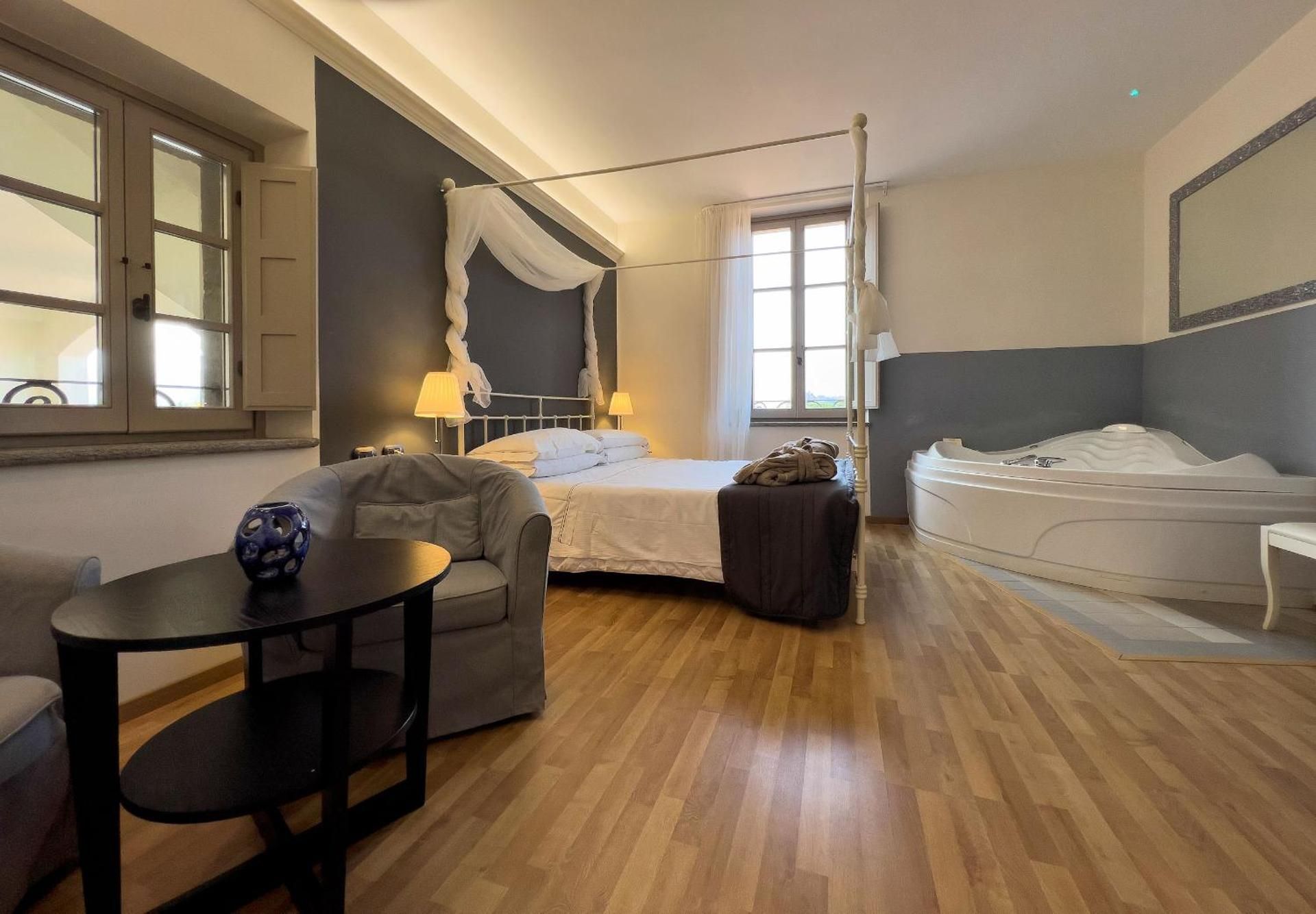Double Room with Spa Bath