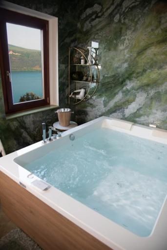 Suite with Lake View