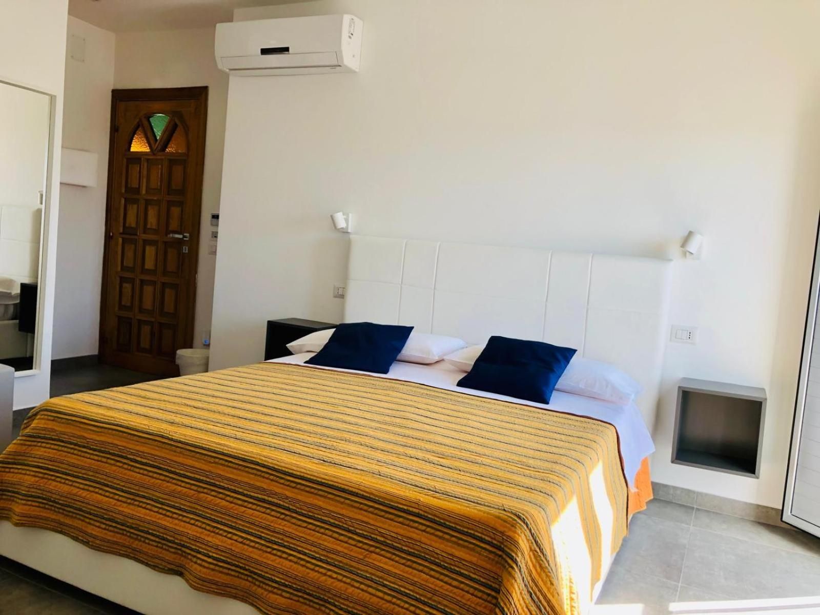 Deluxe Suite with Sea View