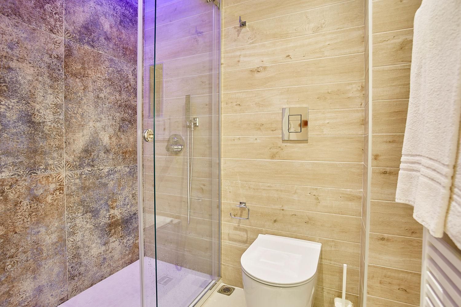 Suite with Hot Tub
